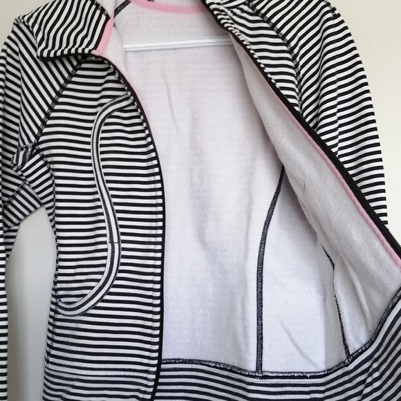 Lululemon 🍋 hoody - Picture 3 of 3